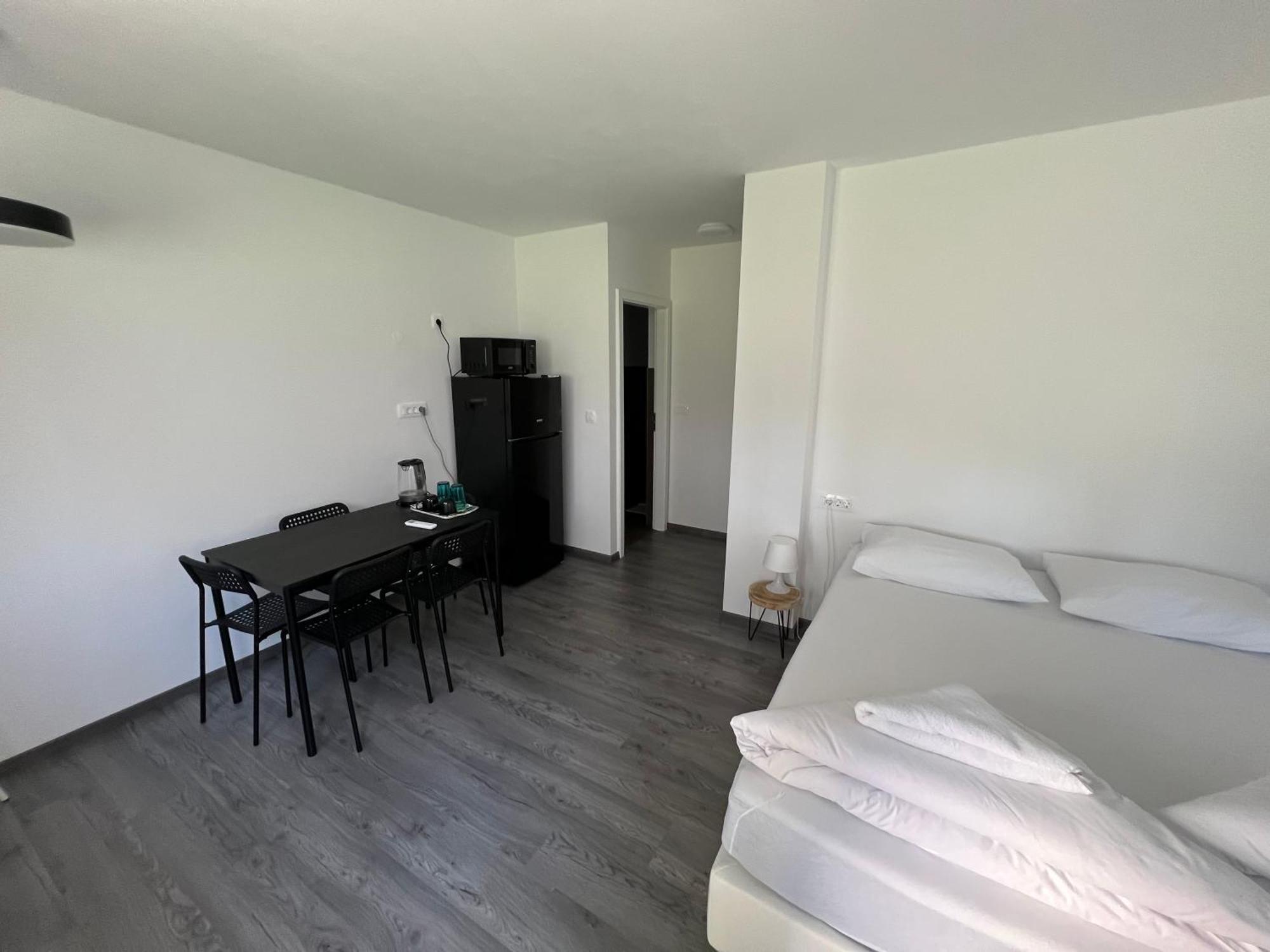 فندق Lemonwood House بوستوينا المظهر الخارجي الصورة