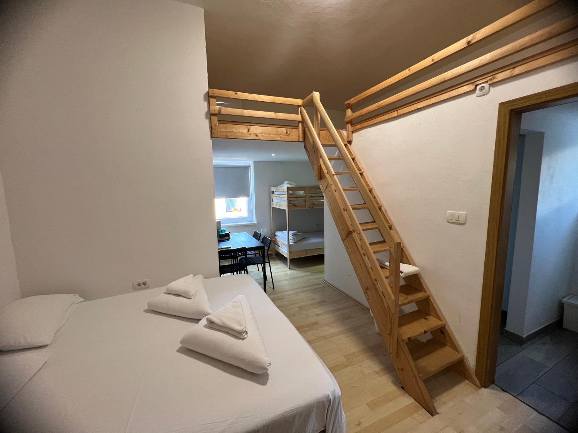 فندق Lemonwood House بوستوينا المظهر الخارجي الصورة