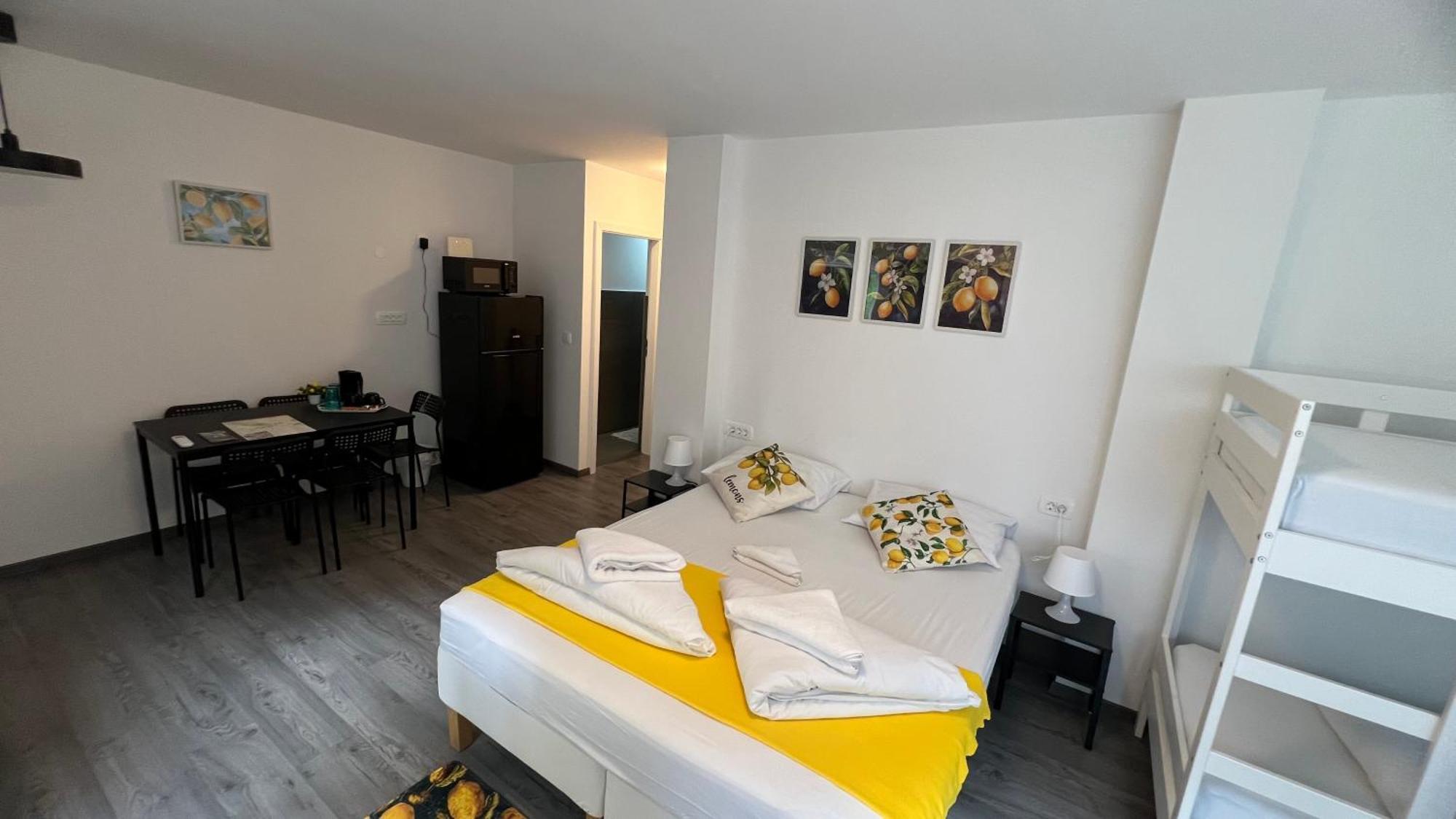 فندق Lemonwood House بوستوينا المظهر الخارجي الصورة